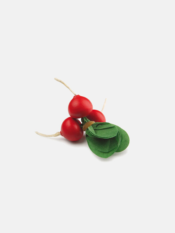 Realistic play food for toddlers – wooden Bunch of Radishes for play kitchen, eco-friendly and safe, made in Germany by Erzi.