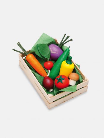 Realistic play food for toddlers – wooden Vegetables Set for play kitchen, eco-friendly and safe, made in Germany by Erzi.